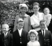 Nana-with-Family-1964