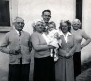 Four Generations - Henry, Jane, Bob, Susan, Viola & Annie