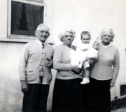 Phillips Grandparents & Aunt with Susan